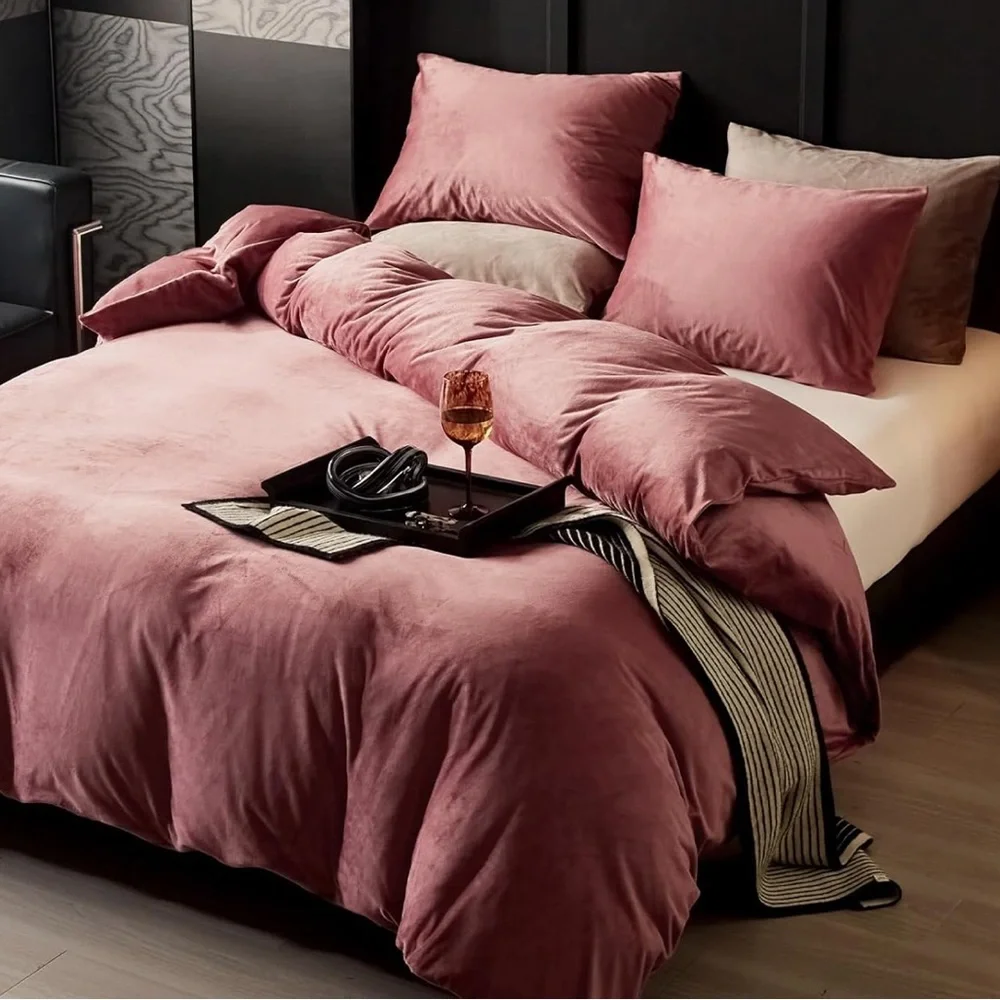 🆕 3 piece Pink Velvet Duvet Cover Set in size KING